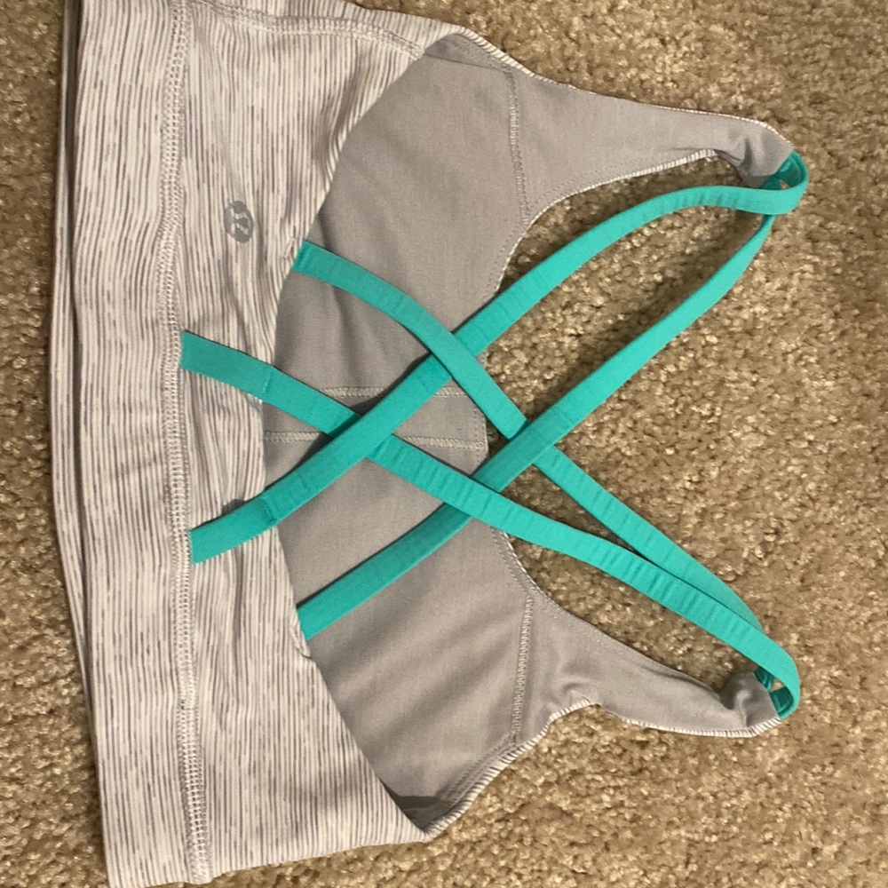 Lululemon sports bra
